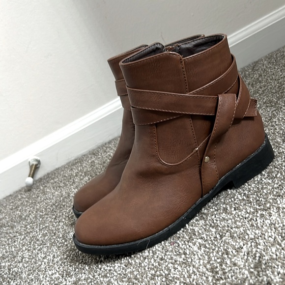 Brown booties - Picture 3 of 5